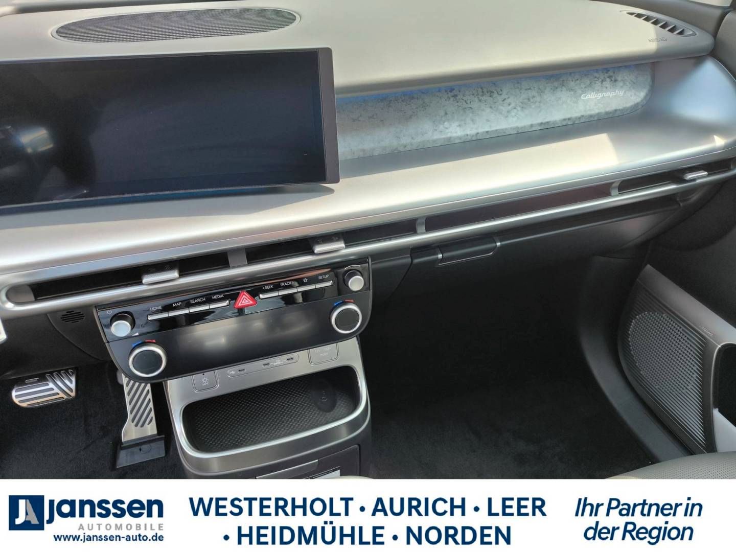 Fahrzeugabbildung Hyundai IONIQ 9 UNIQ Panorama-Glas-Schiebedach, Swivel-P