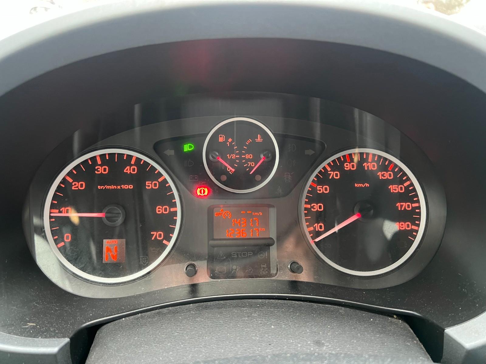 Citroën Berlingo Automatik Tüv 11.2027 neue All-Season
