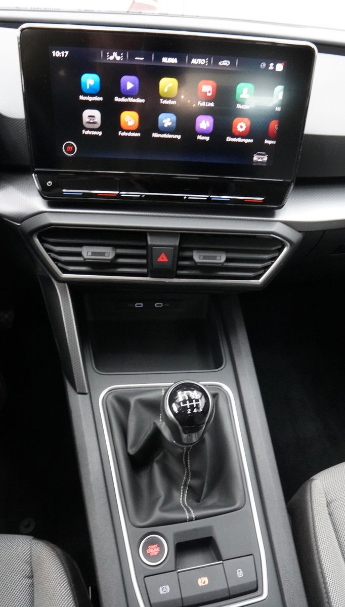 Fahrzeugabbildung SEAT Leon Sportstourer Style *Navi*Shz*CarPlay*