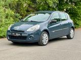 Renault Clio III 1.2 YAHOO!+WENIG KM+KLIMA+ZV+ALU+USB+ - Renault Clio Gebrauchtwagen in Dresden
