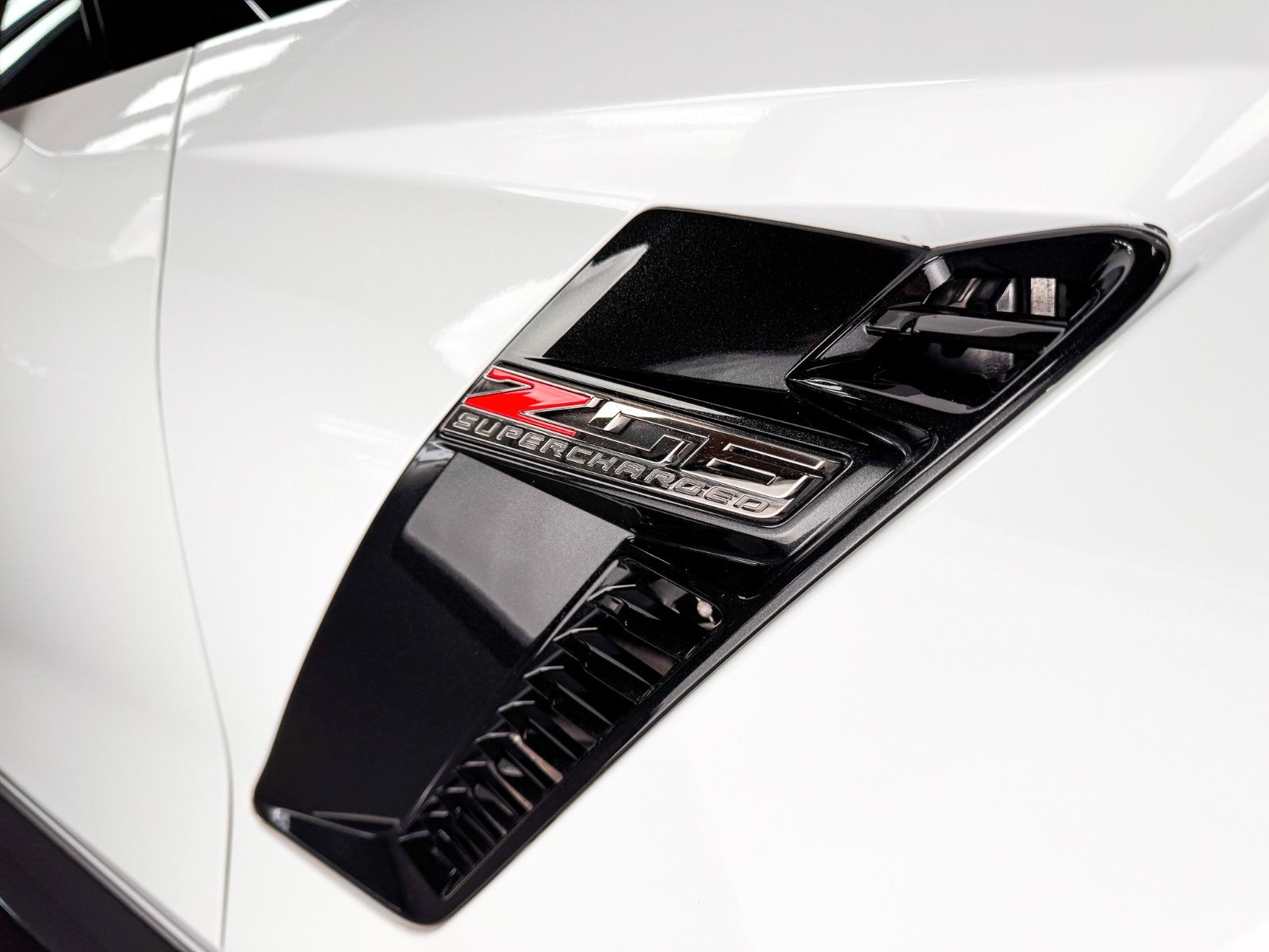 Fahrzeugabbildung Corvette 6.2 C7 AT8 / Z07-Paket / Comp.-Sitze / DEUTSCH