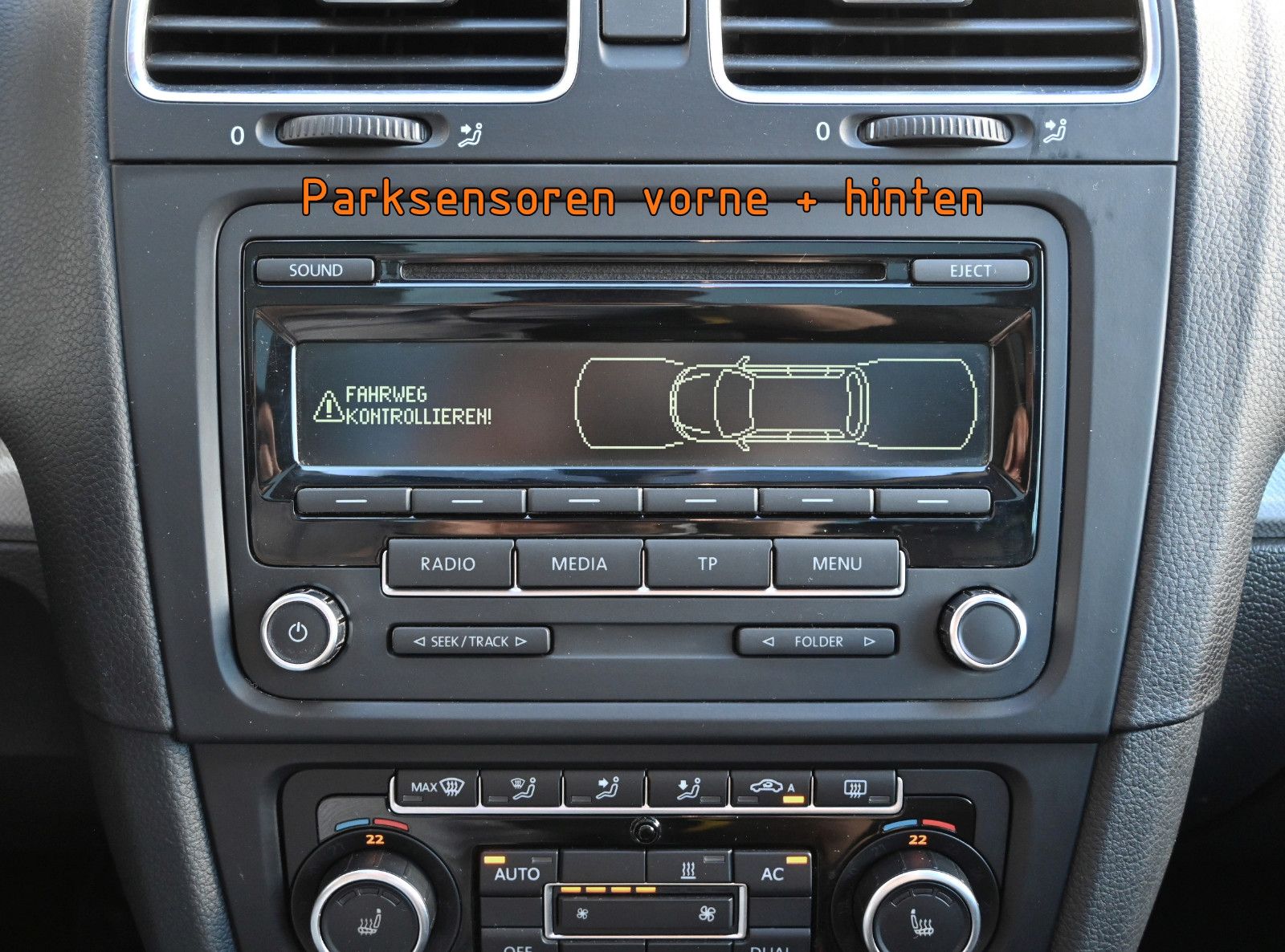 Fahrzeugabbildung Volkswagen Golf 1.6 TDI Variant MATCH °AHK°PANO°STANDHEIZ.°