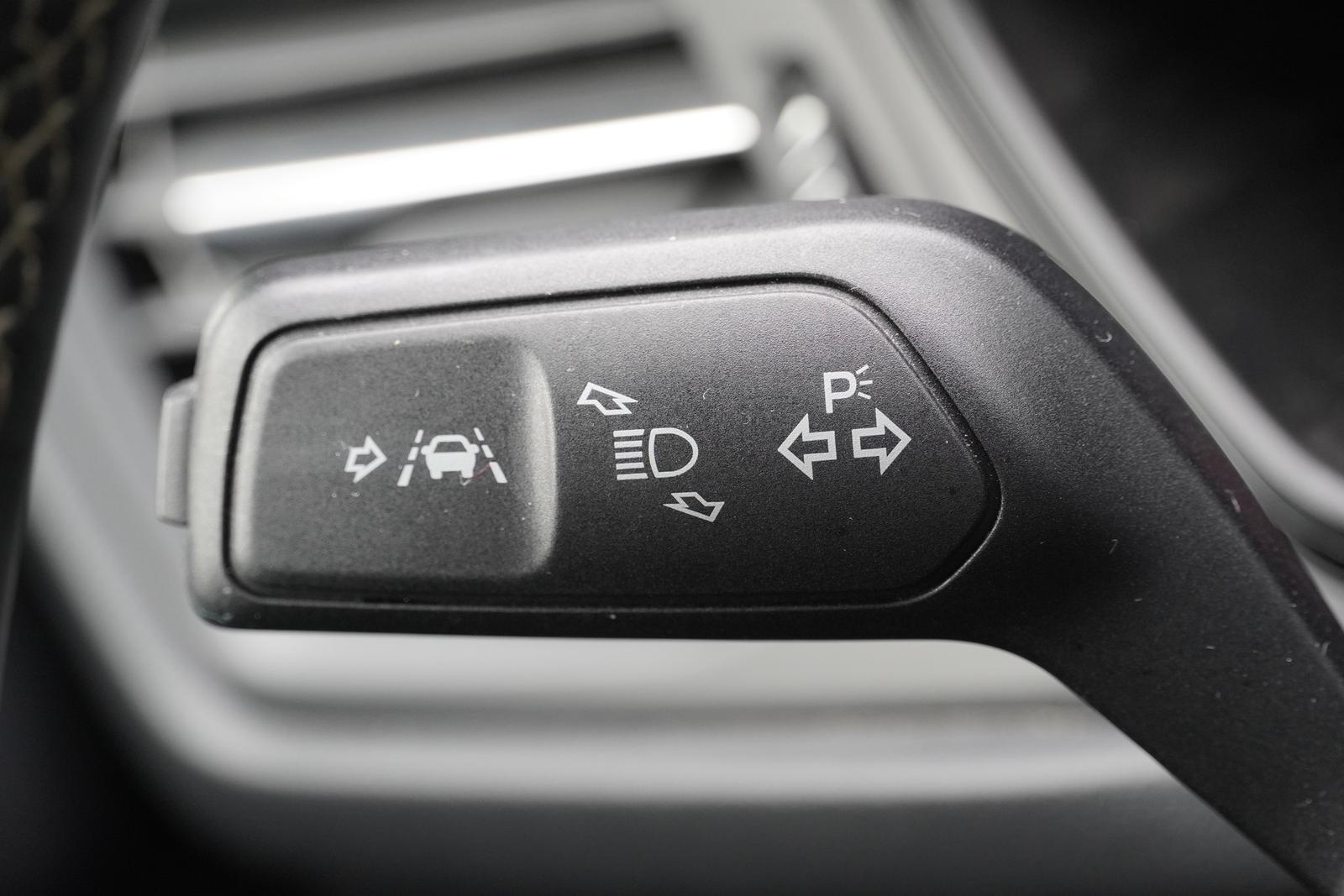 Ford Focus Turnier 2.3 EcoBoost ST LED Navi DAB PDC