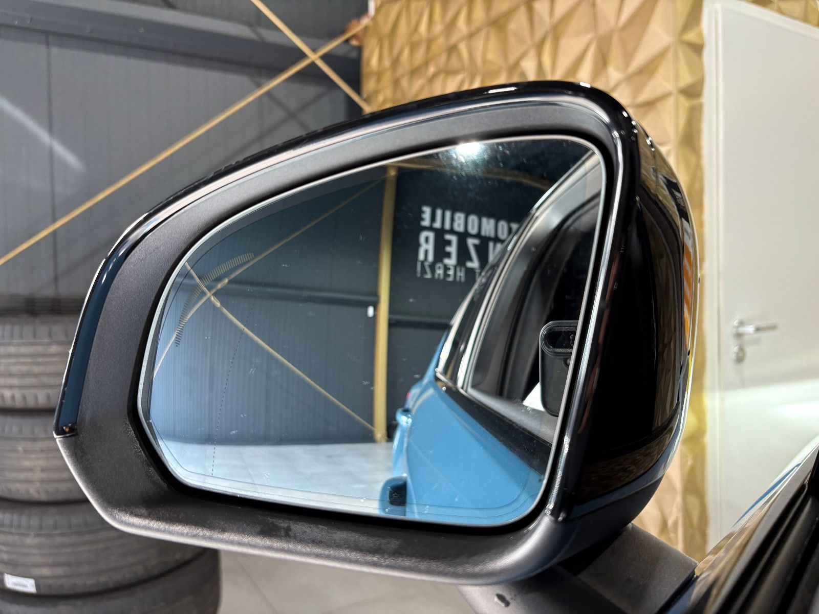 Fahrzeugabbildung Volvo XC 40 Core Plus Recharge Electric/KAMERA/CARPLAY