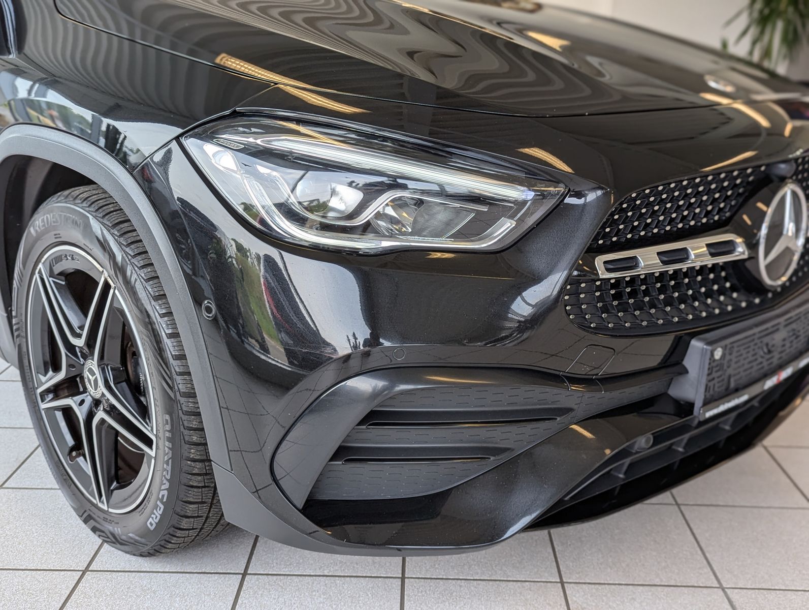 Fahrzeugabbildung Mercedes-Benz GLA 200 AMG LED Night Kamera Media-Display 18"