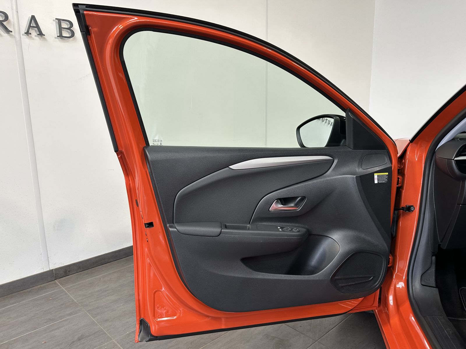 Fahrzeugabbildung Opel Corsa e Edition SHZ+180°-KAMERA+SHZ+STYLE-PAKET