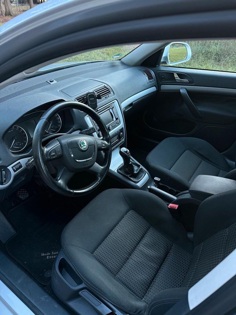 Skoda Octavia 2012 — photo 11