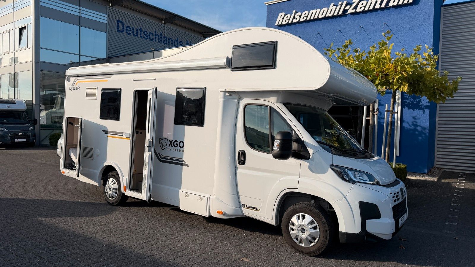 Fahrzeugabbildung XGO Dynamic 39 Lounge - Markise, Fahrradträger -