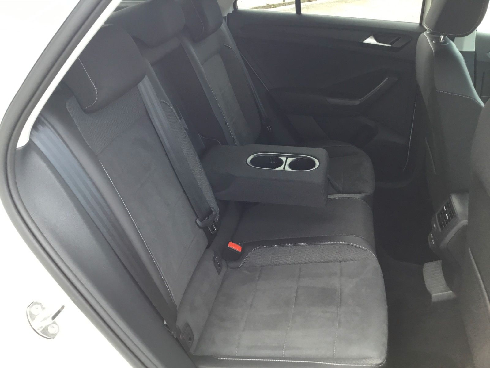 Fahrzeugabbildung Volkswagen T-Roc 1.5 TSI DSG Style+ACC+MatrixLED+Kessy+Navi
