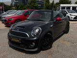 MINI JOHN_COOPER_WORKS Cabrio John Cooper Works - schwarze MINI John Cooper Works