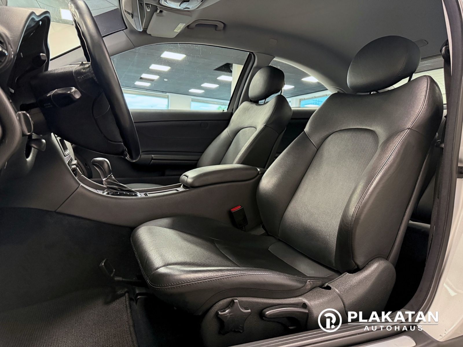 Fahrzeugabbildung Mercedes-Benz C 230 Bi-Xenon Leder Tempomat 2Hand