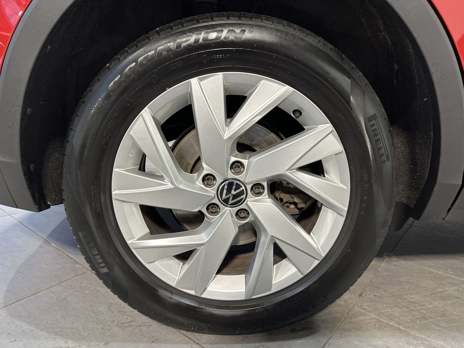 Fahrzeugabbildung Volkswagen Tiguan Elegance eHybrid NAV+LED+HEADUP+KAMERA+PP