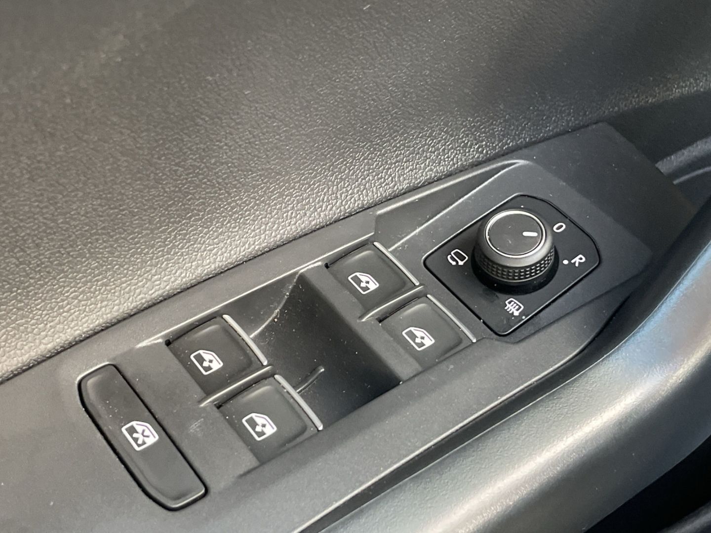 Polo 1.0 TSI DSG R-Line Kamera/Navi/App-Connect/