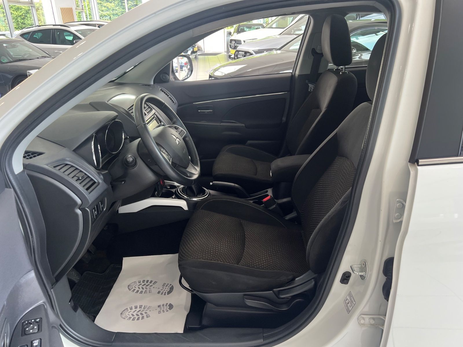 Fahrzeugabbildung Mitsubishi ASX Intense * RÜCKFAHRKAMERA* SITZHEIZUNG *