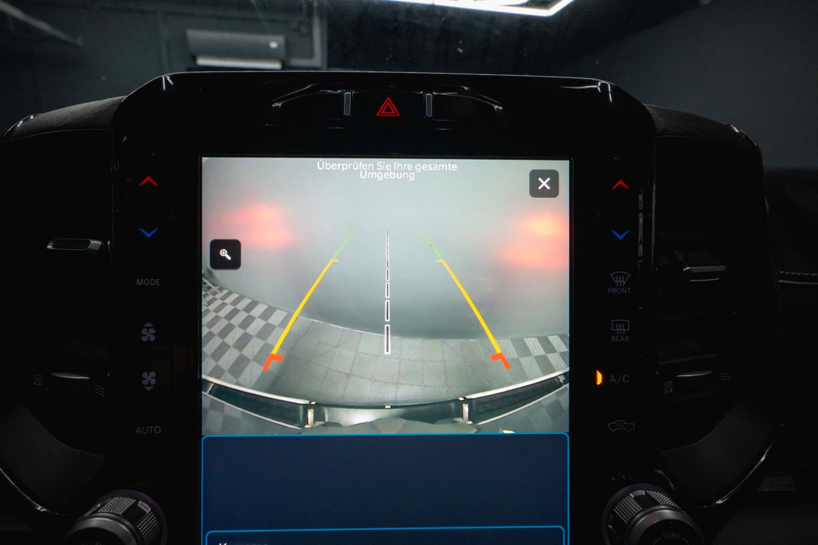 Fahrzeugabbildung Dodge RAM 5.7 V8 HEMI LIMITED Offroad Night-Paket *LED