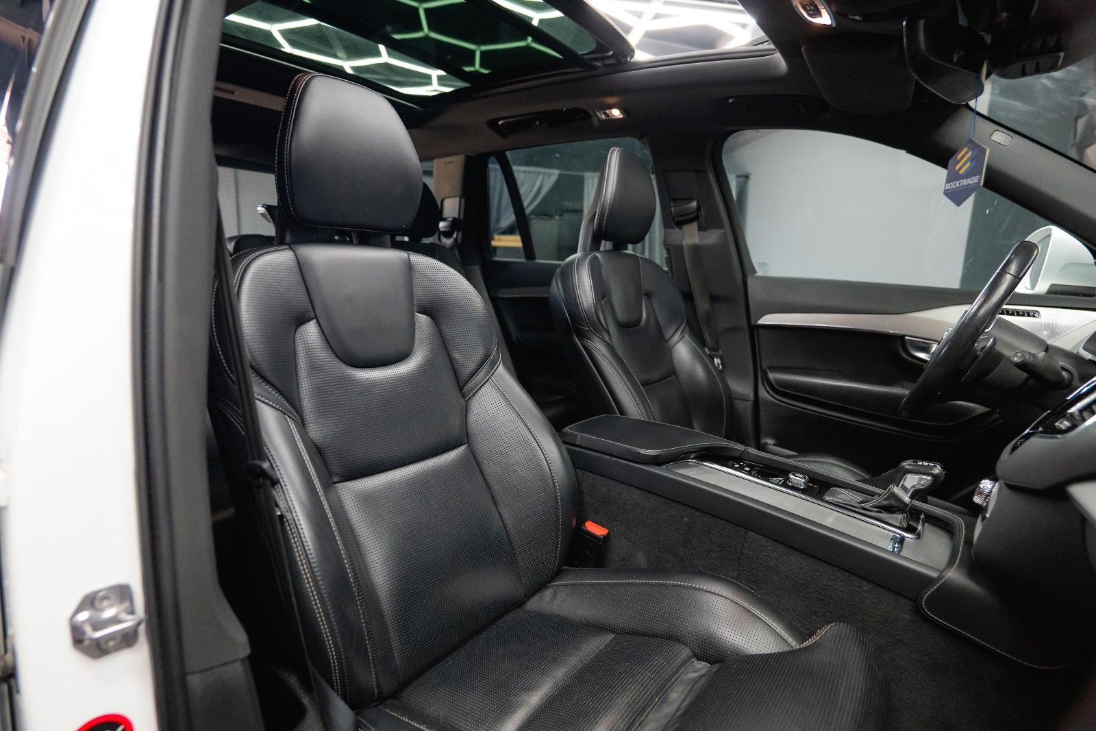 Fahrzeugabbildung Volvo XC90 R Design AWD Night-Paket | ACC | PANO | LED