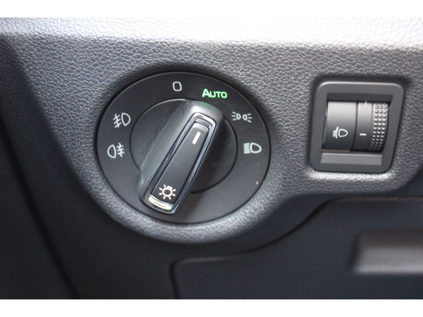 SKODA Scala Style 1.0 TSI LED GRA CarPlay StHzg DAB PD - Image 14