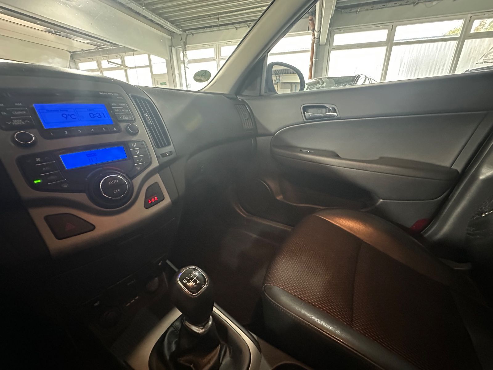 i30 1.4 Edition Plus*SHZ*MFL*PDC*ALU*50TKM