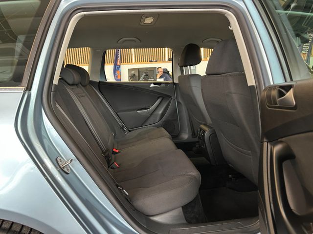 Volkswagen Passat Variant Comfortline *1. Hand*Klima*SHZ*