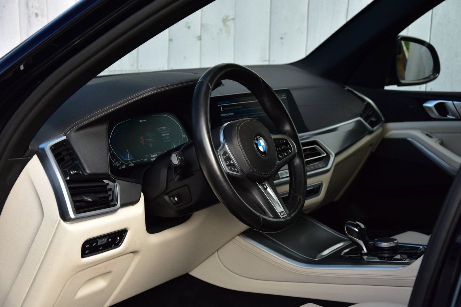 BMW X5 XDrive45e High Executive | M-Sport | AHK | lu imagem 3