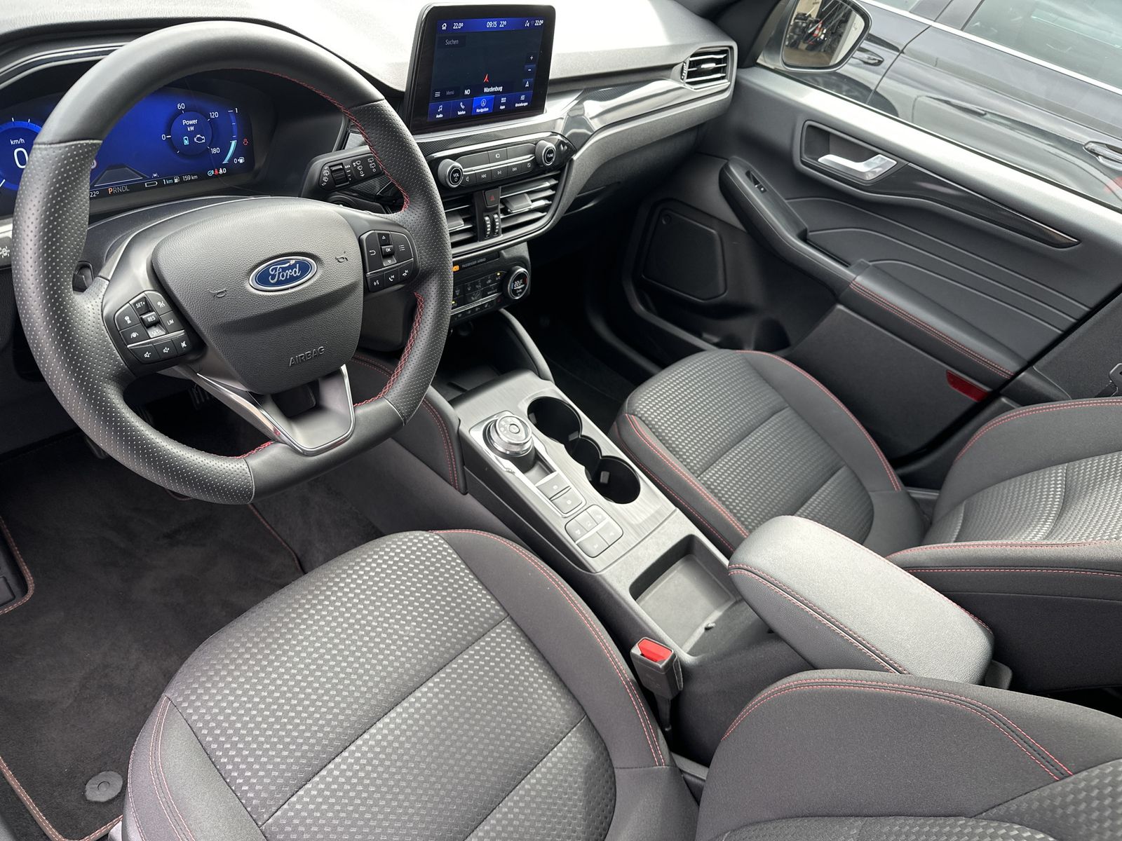 Fahrzeugabbildung Ford Kuga 2.5 Plug-In Hybrid ST-Line NAV+LED+PANORAMA