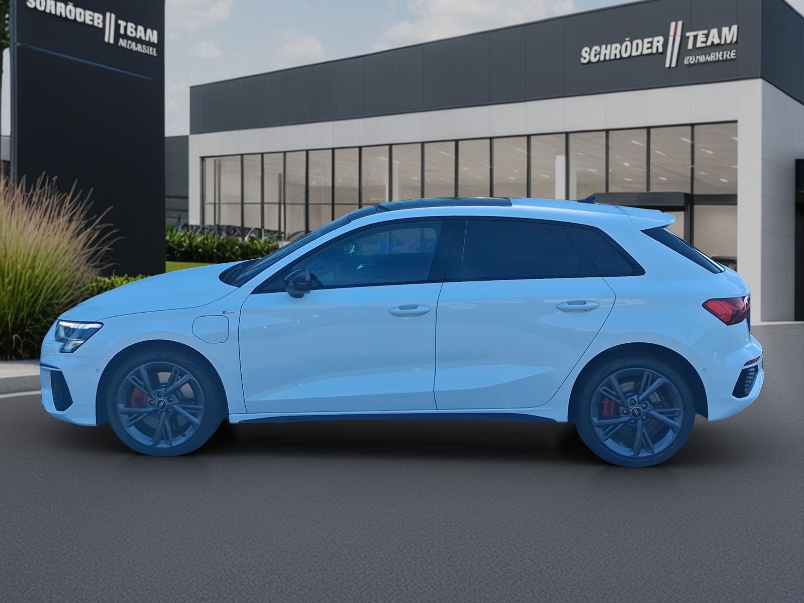 Audi A3 Sportback 45 TFSI e S line Pano LED RFK SHZ imagem 2