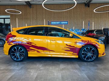 MYAUTOCENTER – Gebraucht- und Jahreswagen mit Werkstattservice in Pfaffenhofen Ford Focus *RECARO*SPORT*SitzHZ*2-ZONEN*TÜV 0127*