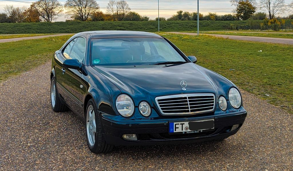 Mercedes-Benz CLK 320
