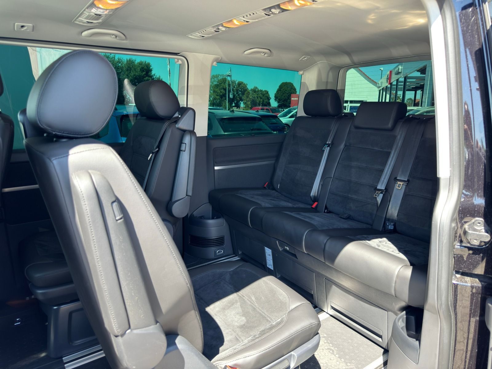 Fahrzeugabbildung Volkswagen T6 Multivan Generation Six 150PS DSG*AHK*RFK*StH