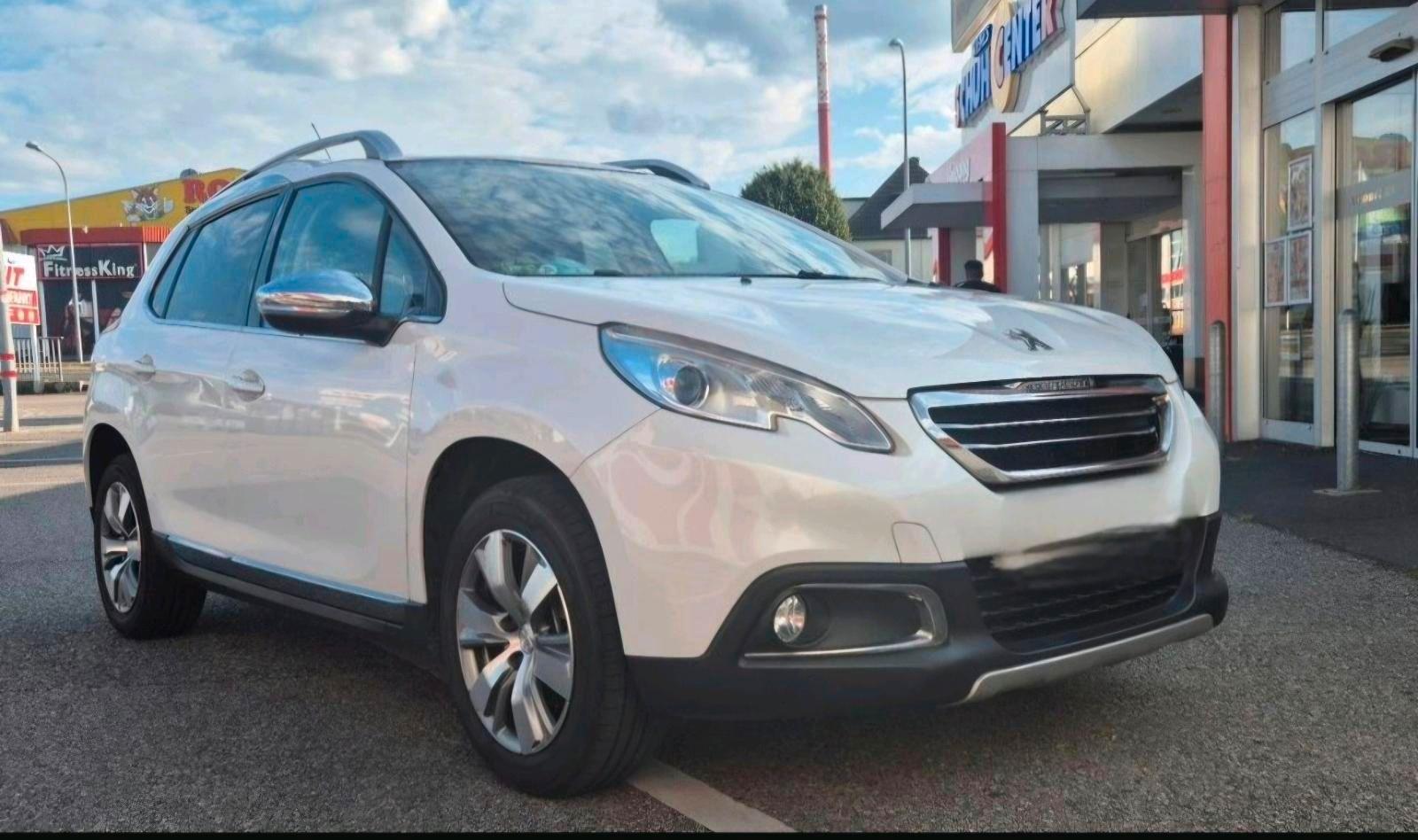 Peugeot 2008 2014 — rear view