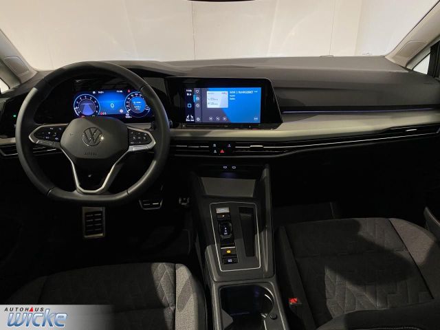 Golf VIII 1.0 eTSI DSG Move NAVI KLIMA PDC PANO