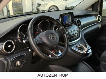 Mercedes V 220 - 10