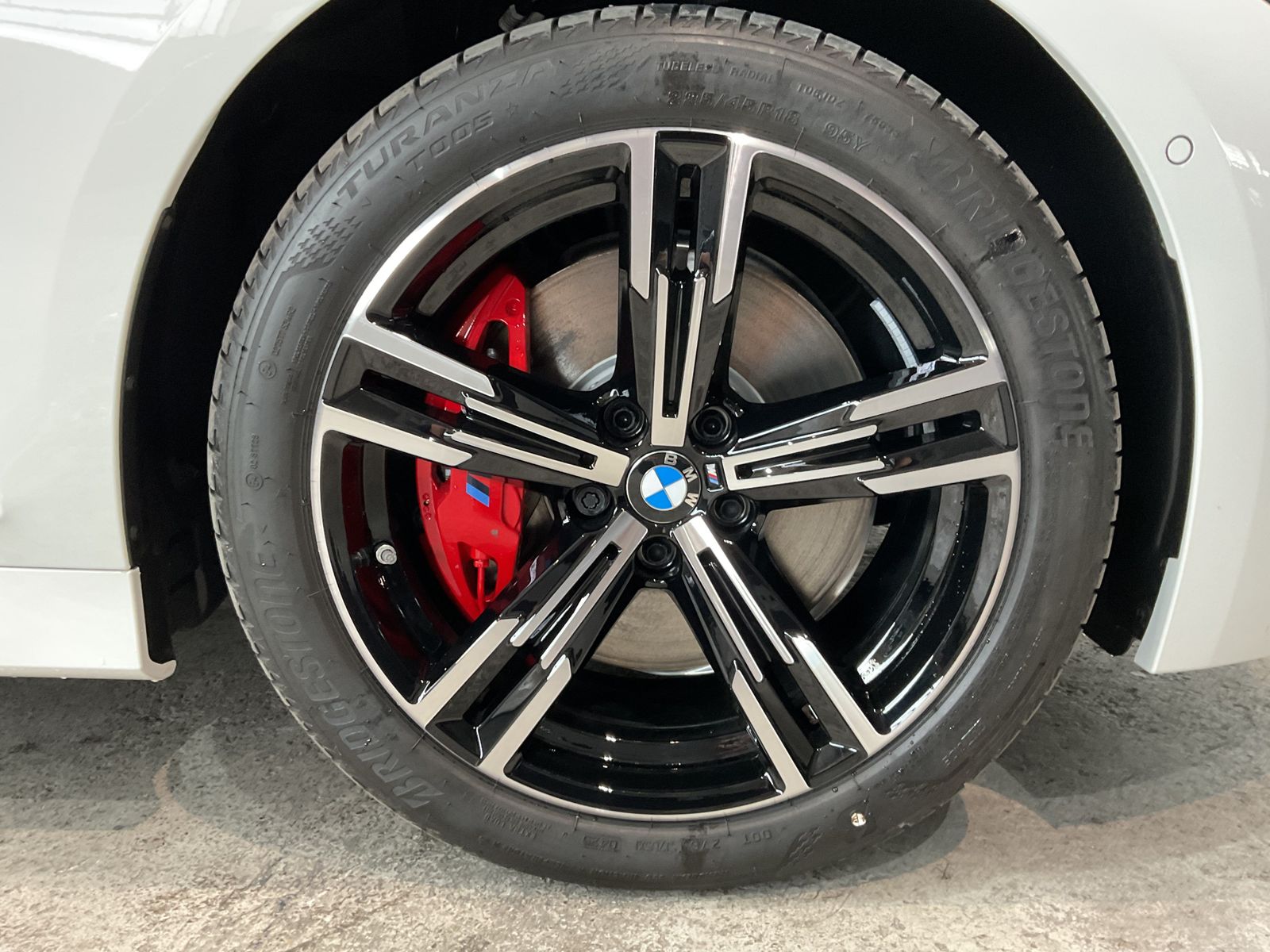 Fahrzeugabbildung BMW 320d Panorama Glasdach, H&K Hifi, 18" &apos;LMR