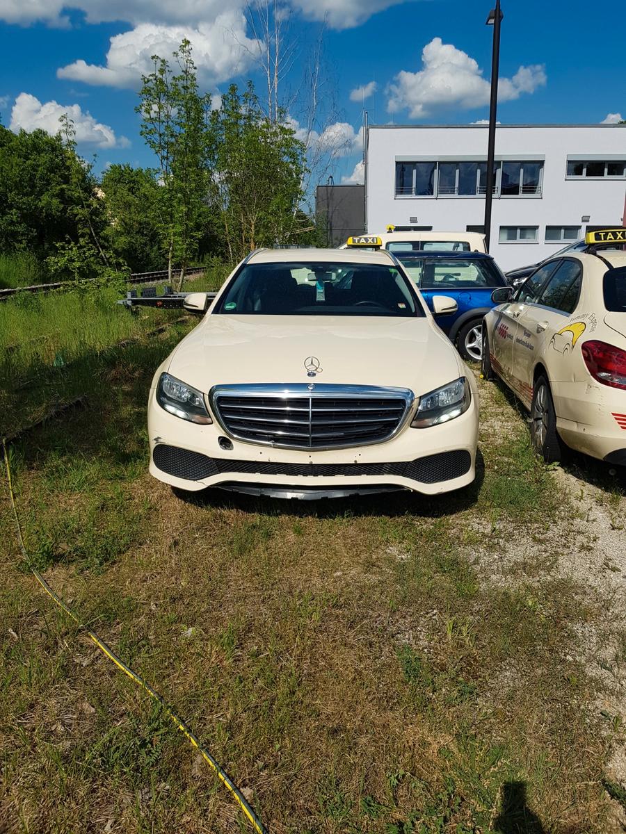 Mercedes-Benz E 220 TAXI