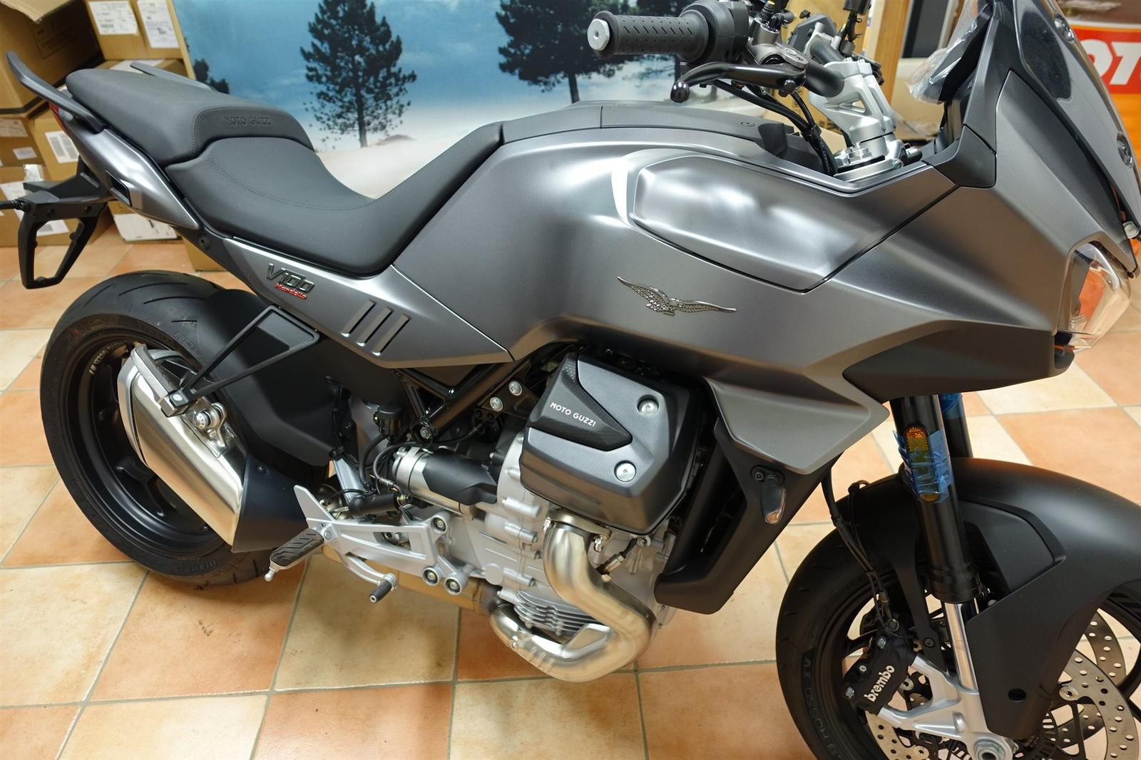 Moto Guzzi V100 Mandello