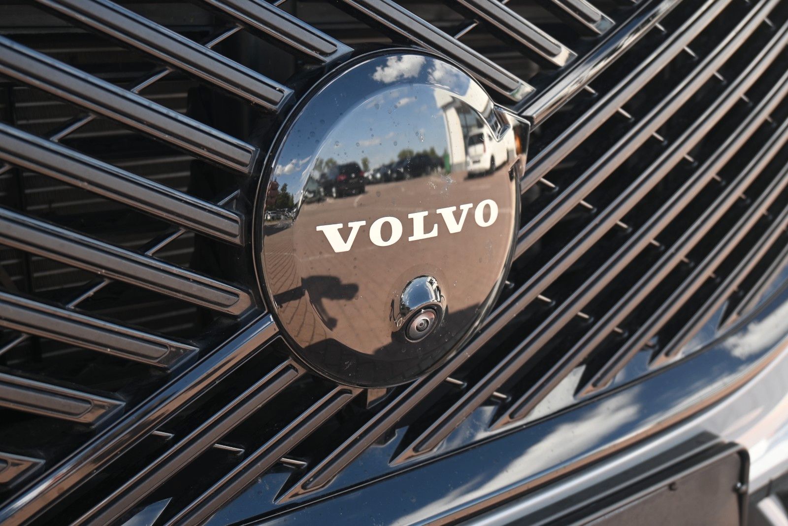 Fahrzeugabbildung Volvo XC60 T8 RC AWD Ultra Black Edition*360*Facelift