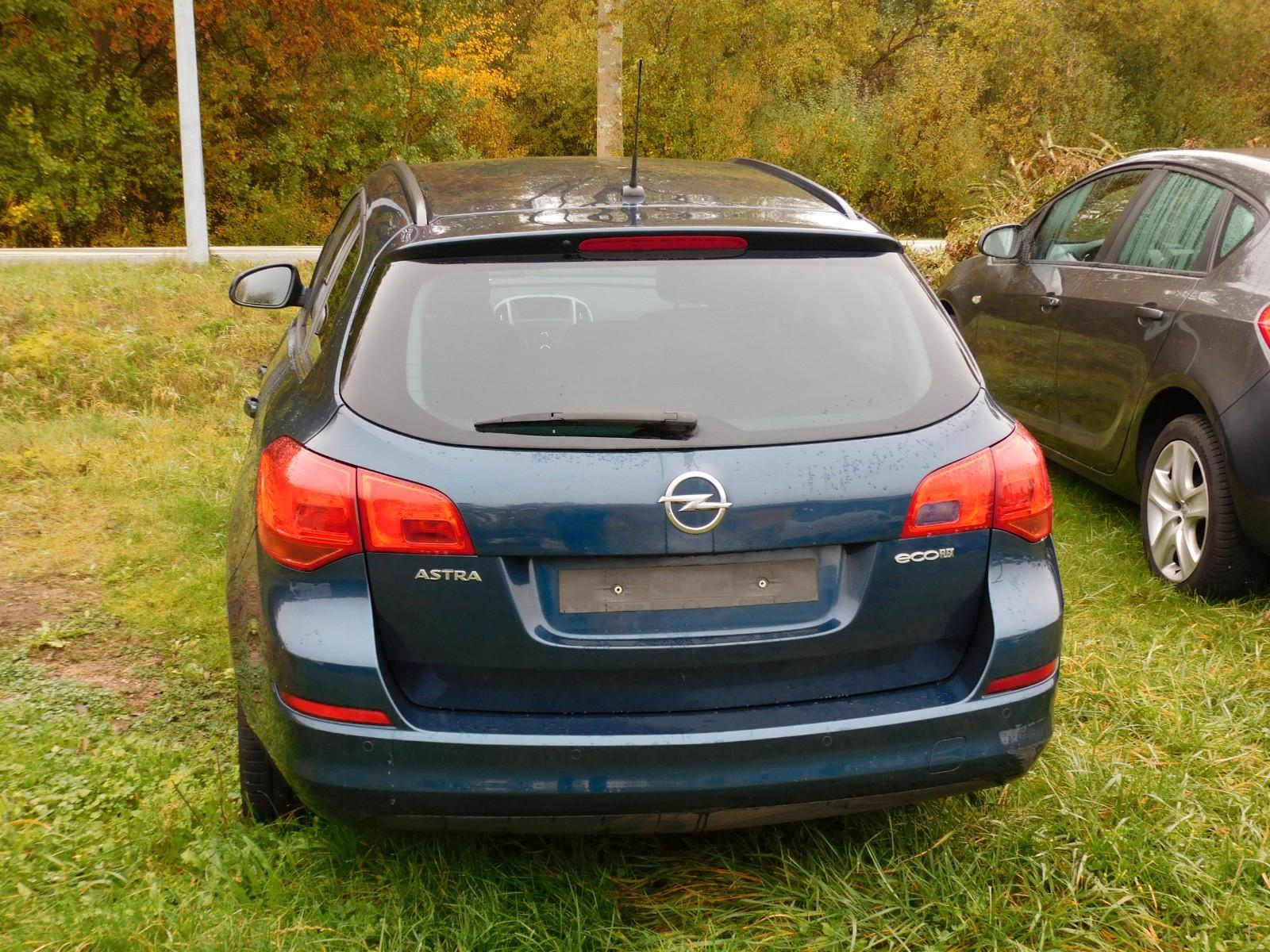 Opel Astra 2011 — photo 5