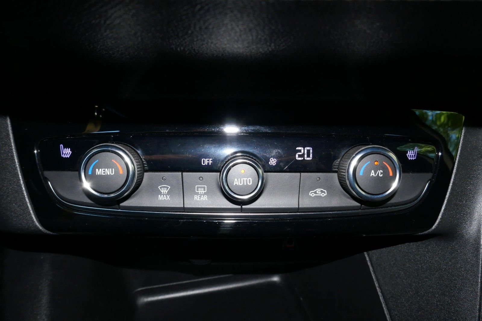 Fahrzeugabbildung Opel Corsa F Elegance "SHZ/CAM/NAVI"