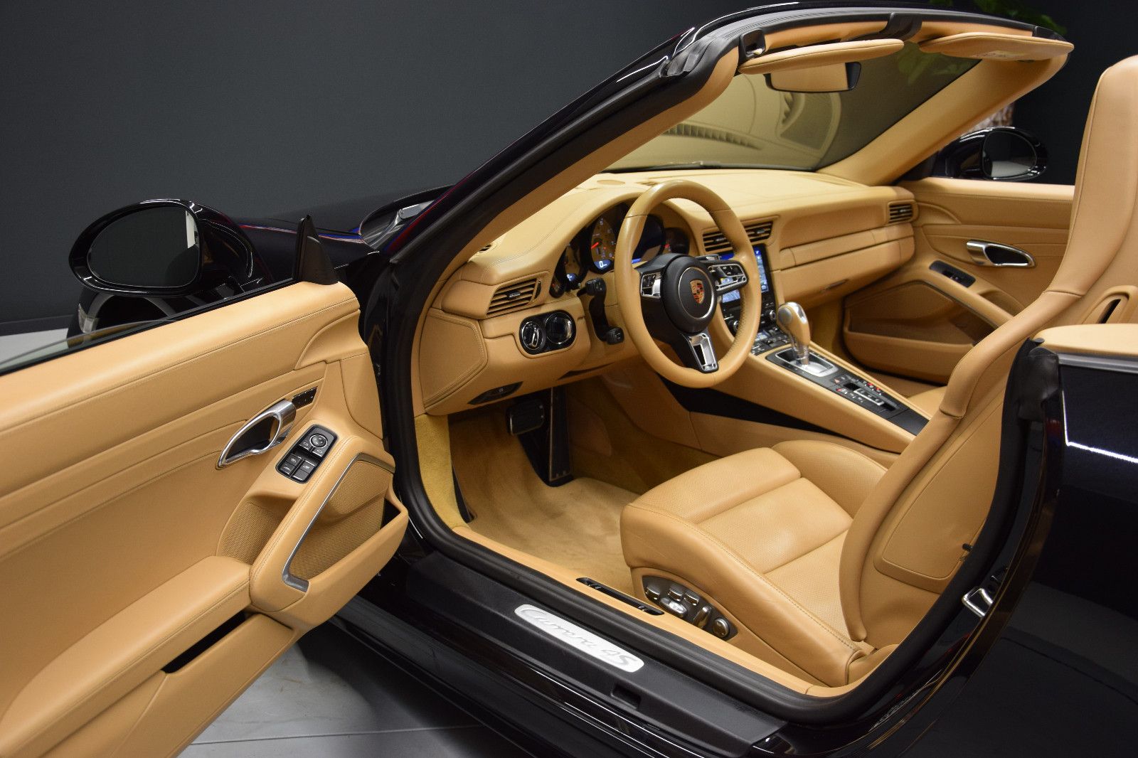 Fahrzeugabbildung Porsche 911/991.2 Carrera 4S Cabrio BOSE S.AGA Sitzlüft.