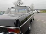 Mercedes-Benz 200 W115 from 1969 - Mercedes-Benz W115