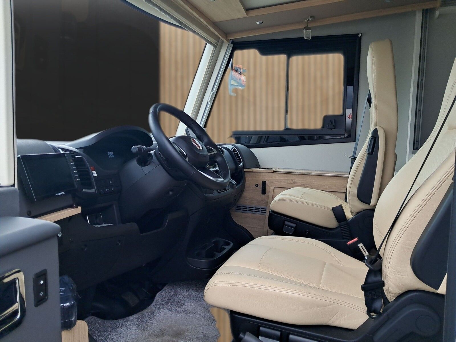 Fahrzeugabbildung Frankia F-Line I 680 Plus 4,5 t Volluftfeder,Leder,Klima