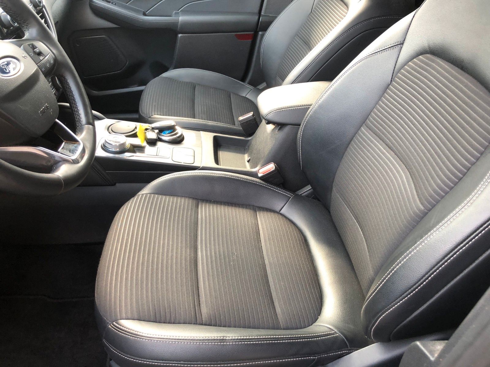 Fahrzeugabbildung Ford Kuga Titanium X Automatik