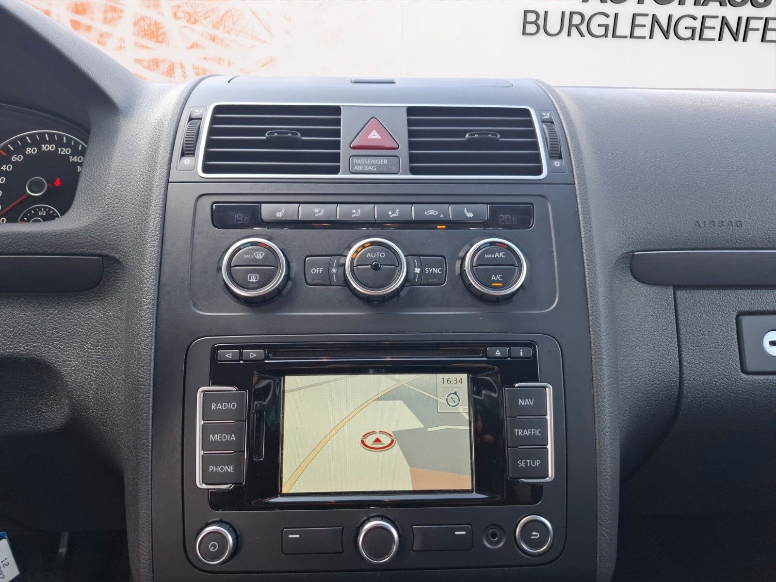 Fahrzeugabbildung Volkswagen Touran Comfortline BMT ! 7-Sitzer ! Navi ! AHK !