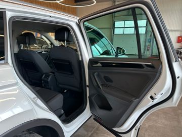MYAUTOCENTER – Gebraucht- und Jahreswagen mit Werkstattservice in Pfaffenhofen Volkswagen Tiguan Sound BMTStart-Stopp 4Motion *2.Hand*AHK