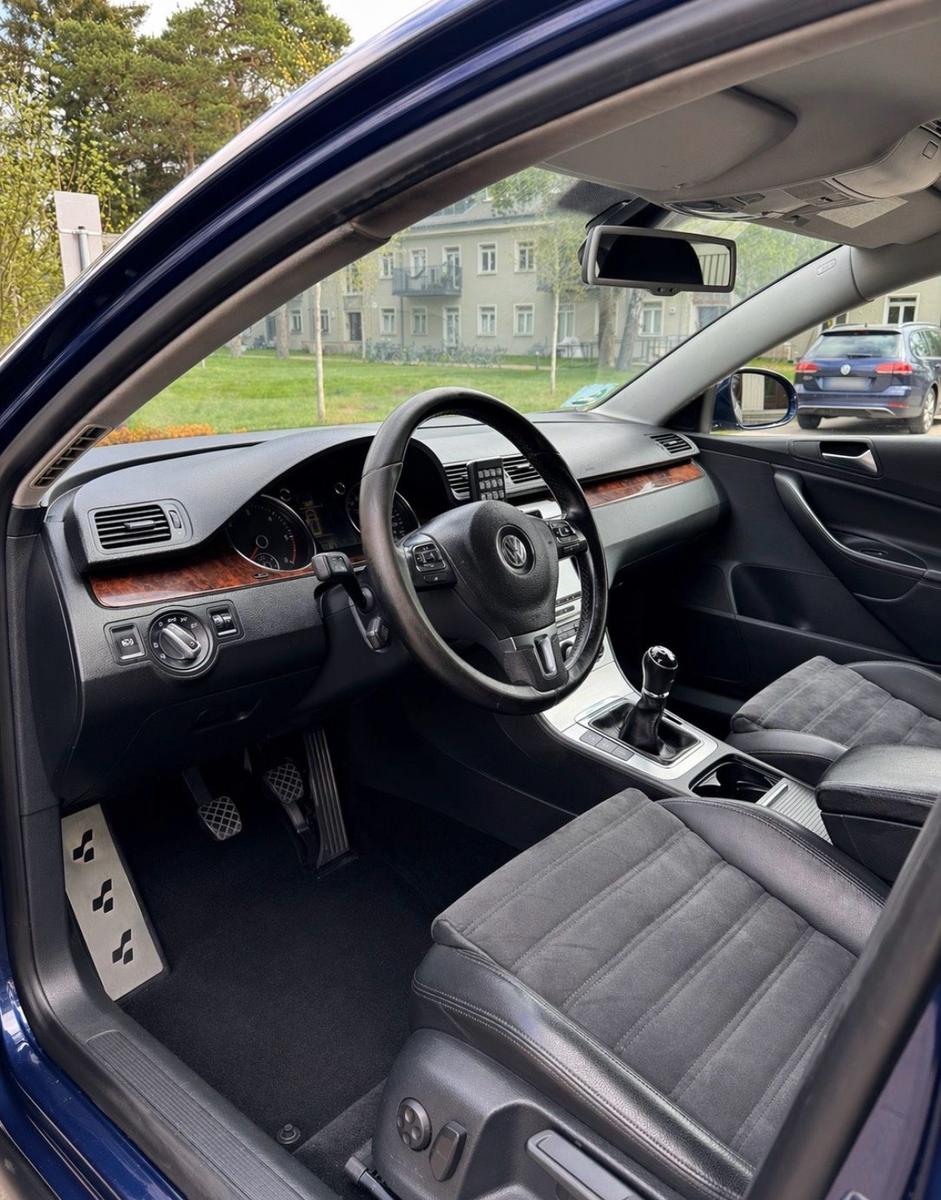 Volkswagen Passat 2010 — photo 7