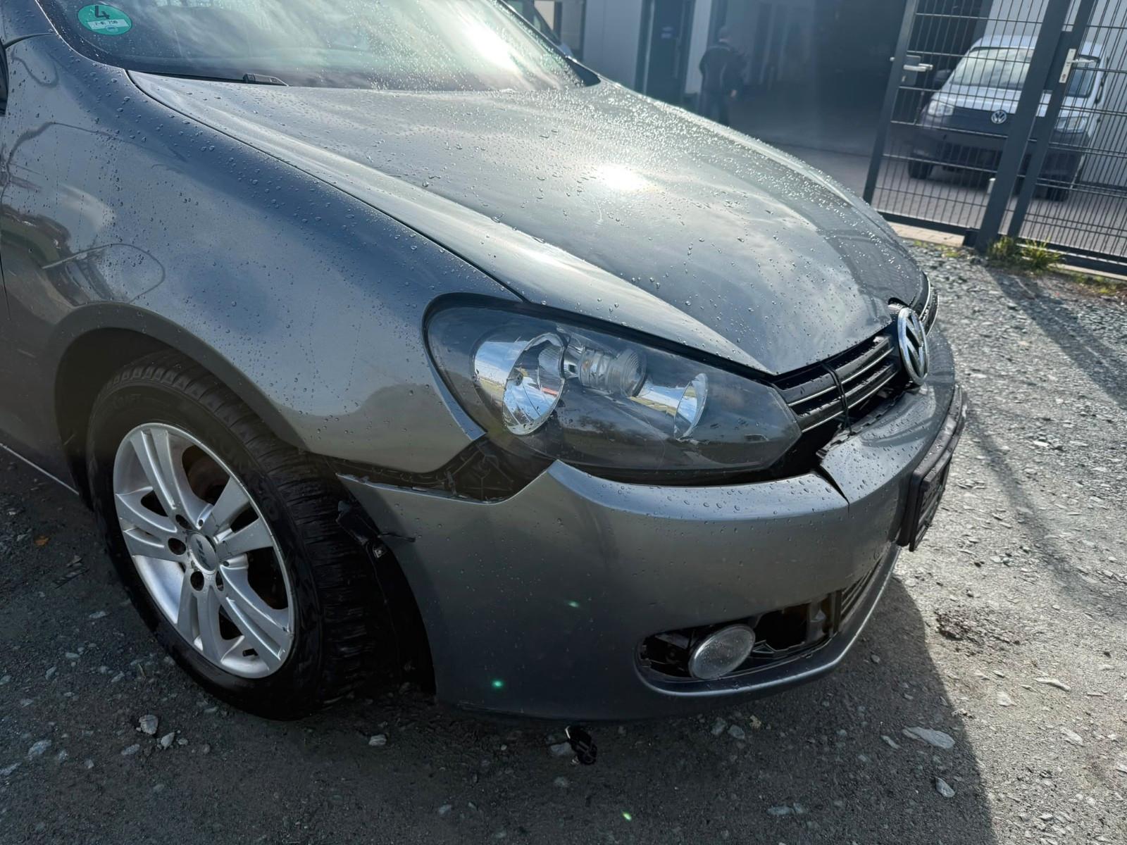 Volkswagen Golf 2011 — вигляд ззаду