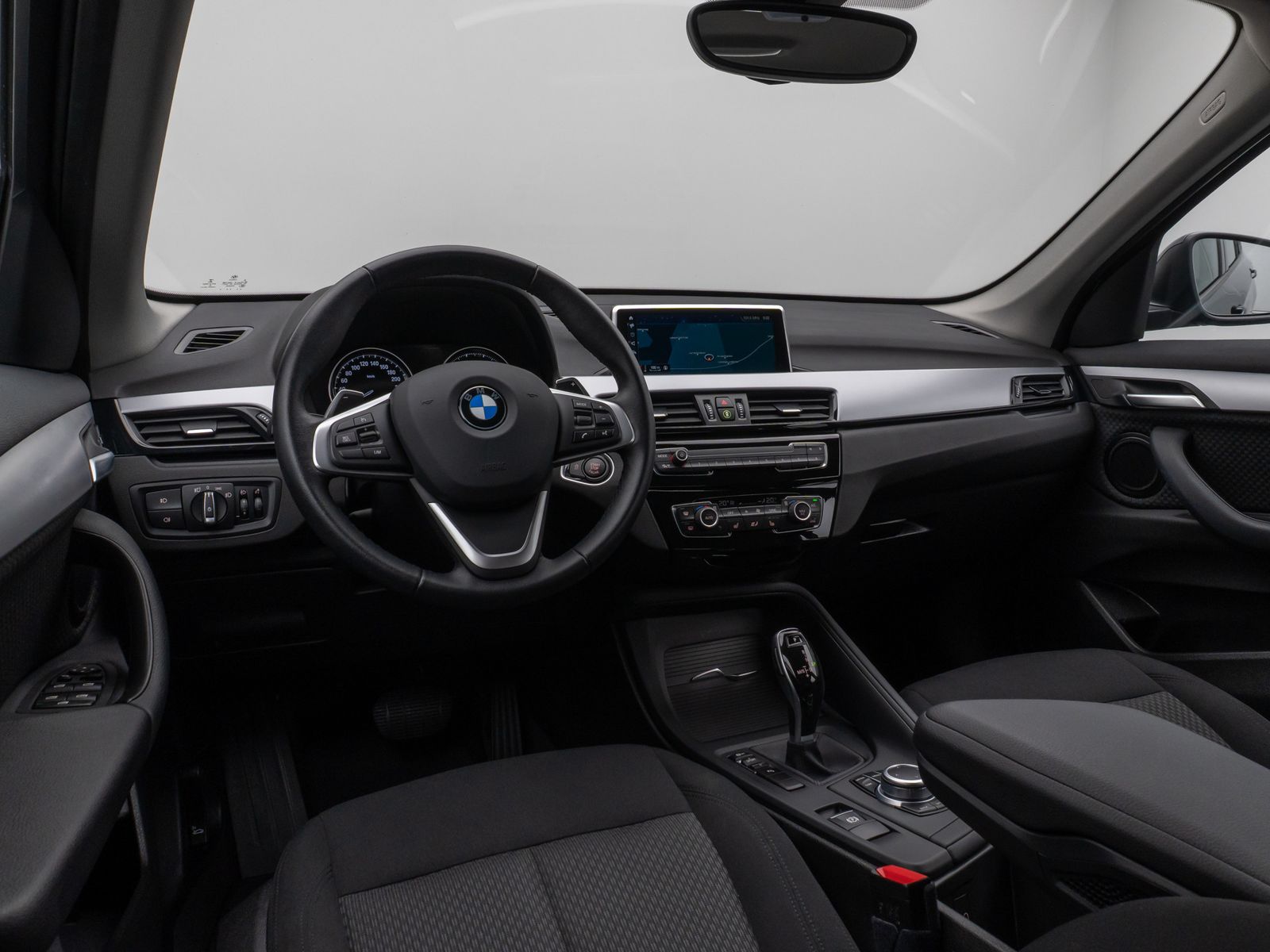 Fahrzeugabbildung BMW X1 sD20i Kamera DAB HiFi Navi Geschwindigkeitsre