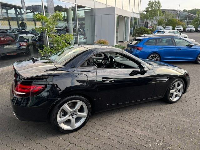 Fahrzeugabbildung Mercedes-Benz SLC 200 AIRSCARF LED NAVI