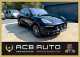 Porsche Cayenne S E-Hybrid / Keyless / Pano - Porsche Cayenne mit Hybrid-Antrieb: Blau