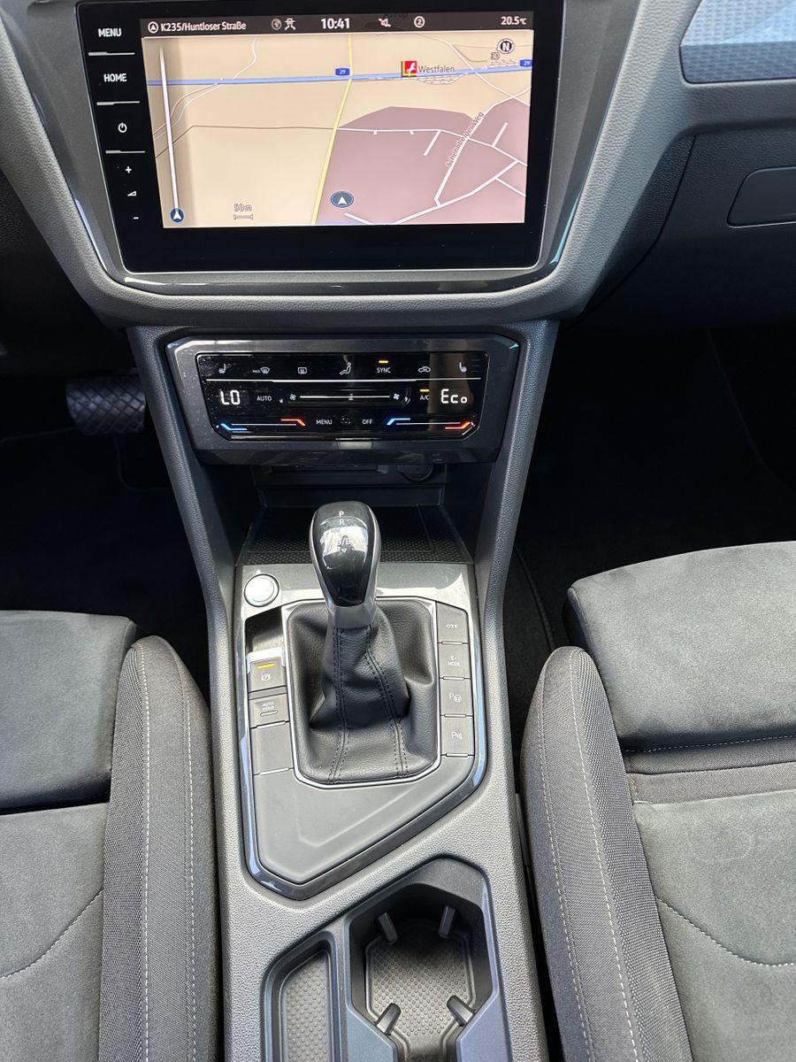 Fahrzeugabbildung Volkswagen Tiguan 1.4 TSI DSG Life eHybrid NAV+LED+AHK+18ZO